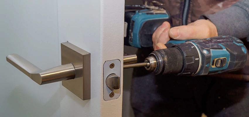 Broken Door Handle Lock Repair in Fair Oaks, California